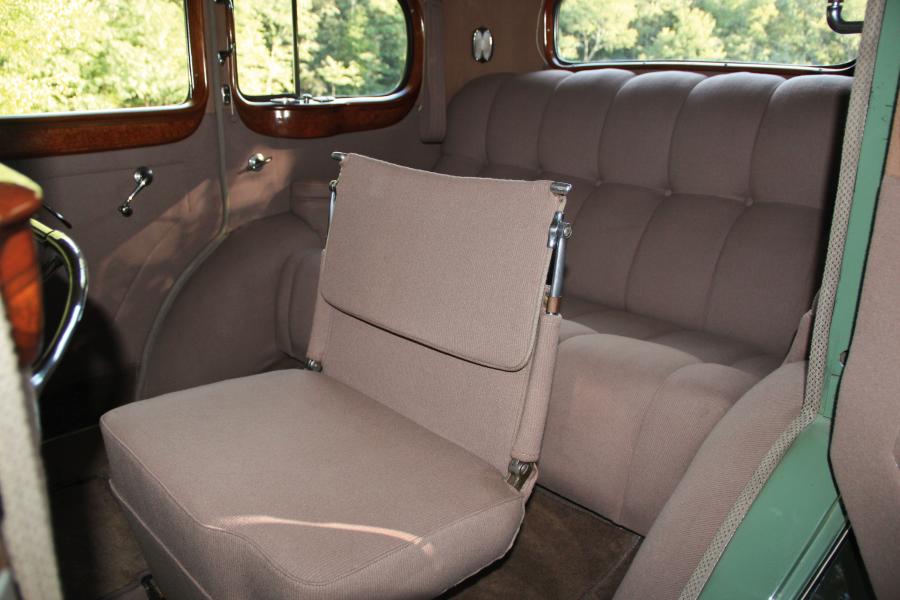  Cadillac Twelve Limousine 1933 года  (фото 3 из 14)